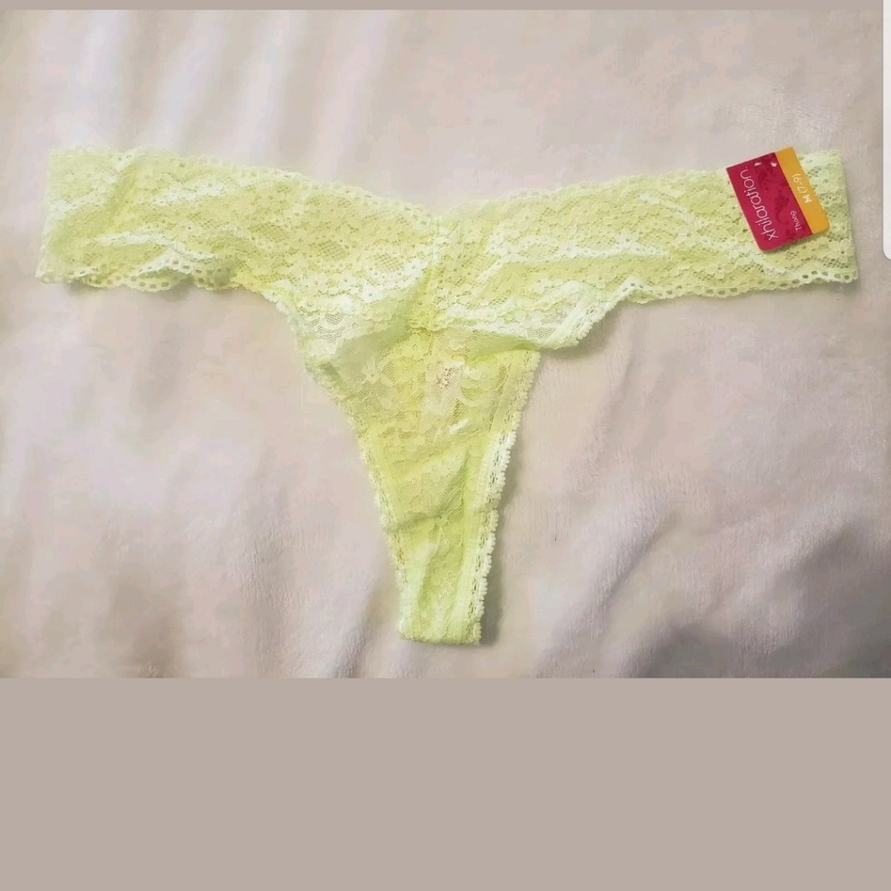 Xhilaration Woman's Thong Underwear M (7-9)